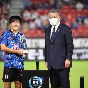 开云登录-东亚杯MVP的减肥范例:看看如何从白斩鸡练出腹肌